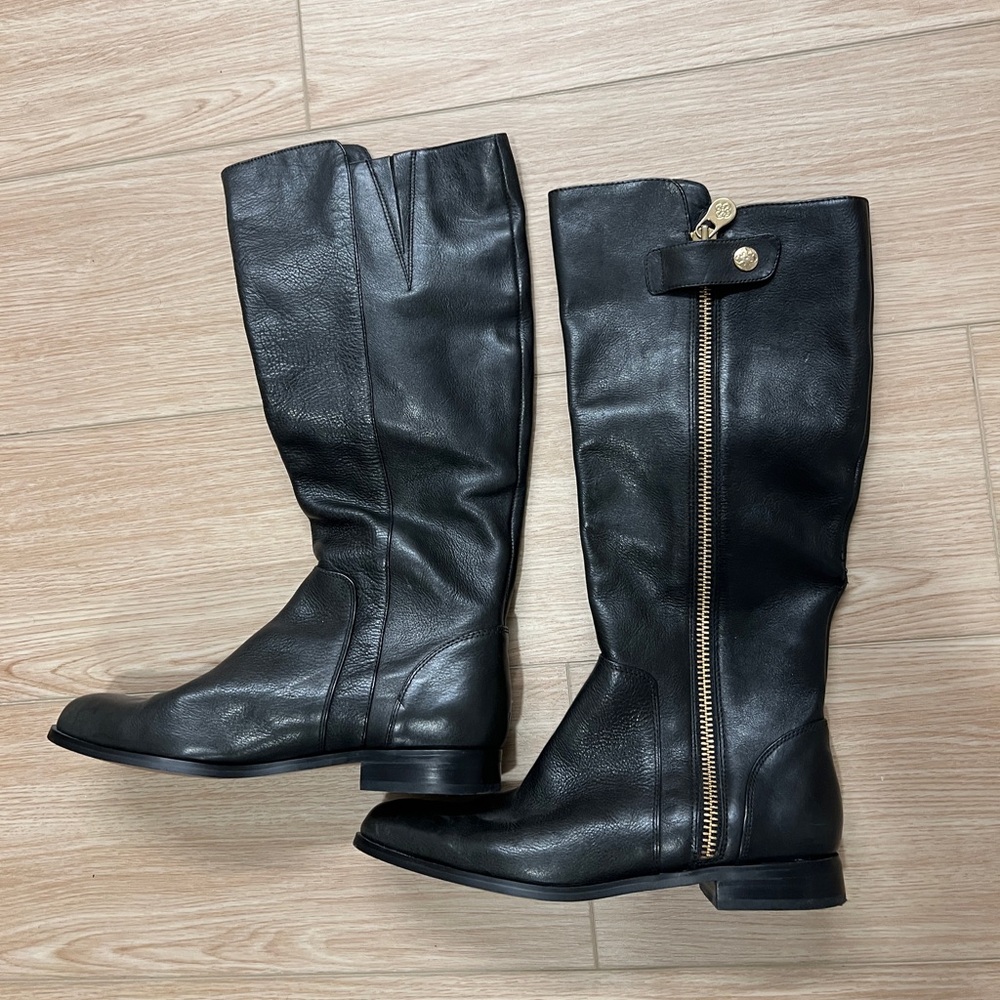 Beautiful black leather riding boots